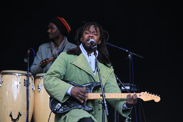 20110703-1350 HPGrB_Playing for Change_D-F5120-IMGB5829-5.jpg